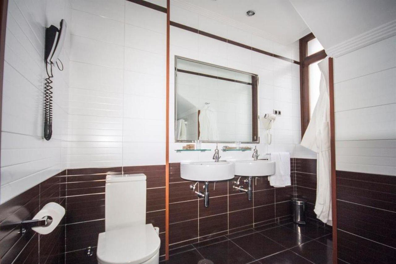 Hospedium Hotel La Casona Del Conde Noreña Zewnętrze zdjęcie