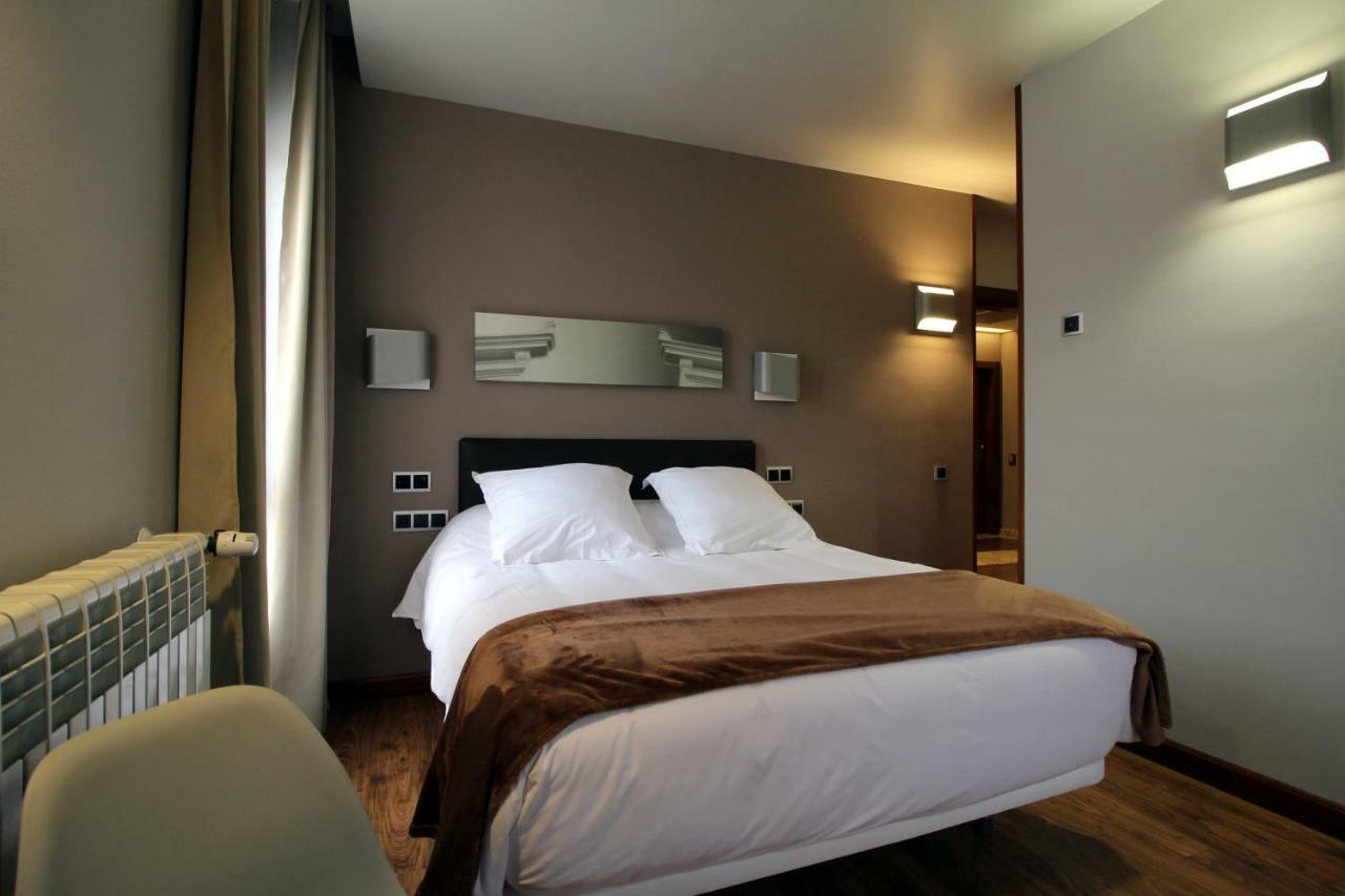 Hospedium Hotel La Casona Del Conde Noreña Zewnętrze zdjęcie