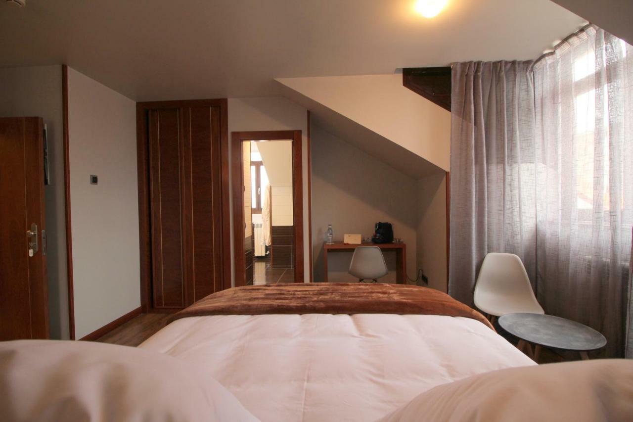 Hospedium Hotel La Casona Del Conde Noreña Zewnętrze zdjęcie