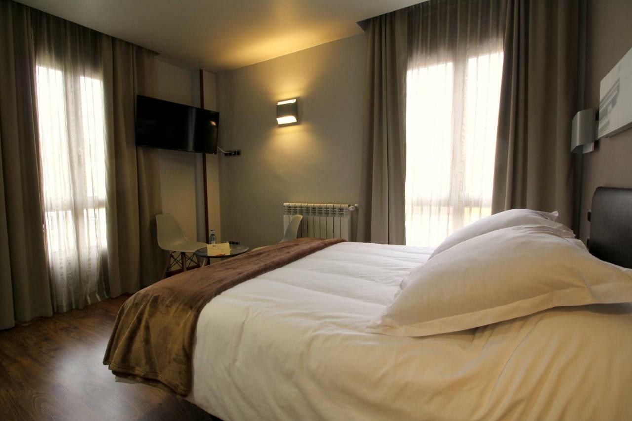 Hospedium Hotel La Casona Del Conde Noreña Zewnętrze zdjęcie
