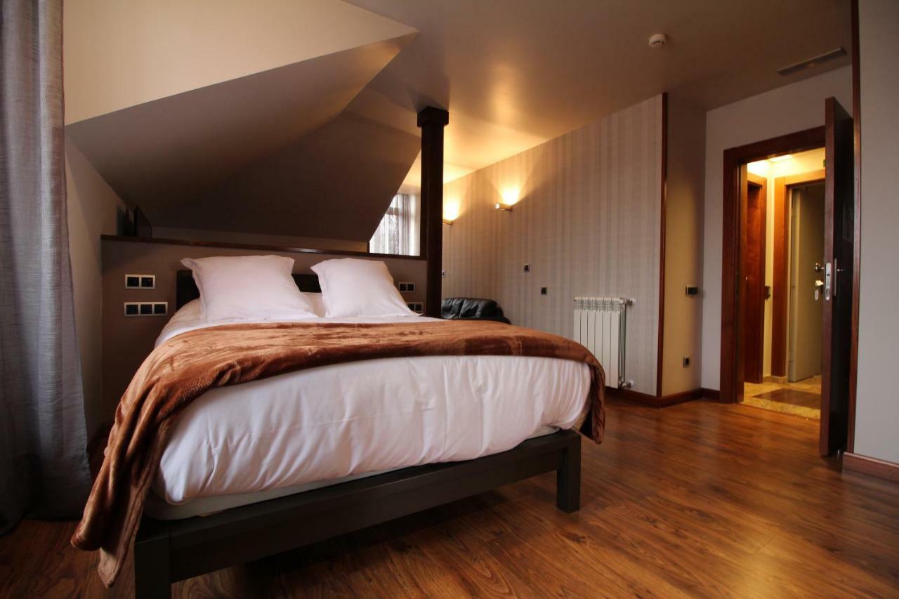 Hospedium Hotel La Casona Del Conde Noreña Zewnętrze zdjęcie