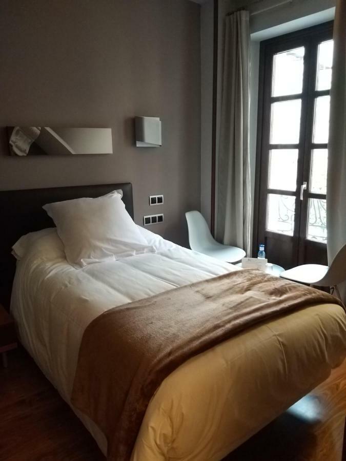 Hospedium Hotel La Casona Del Conde Noreña Zewnętrze zdjęcie